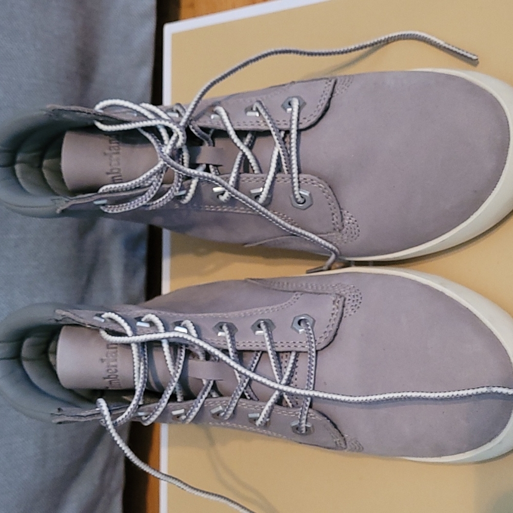Gray Timberland boots in Size 6